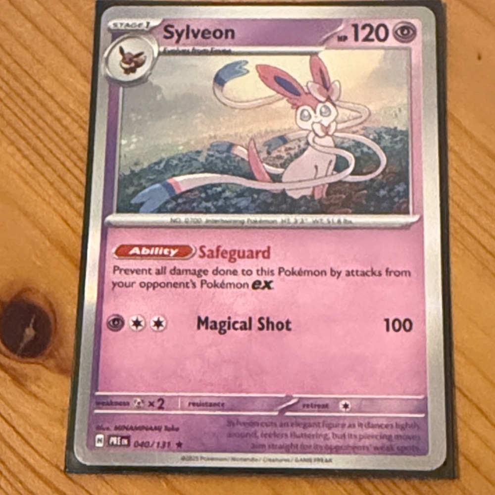 Pokémon Card - Sylveon (HOLO)
